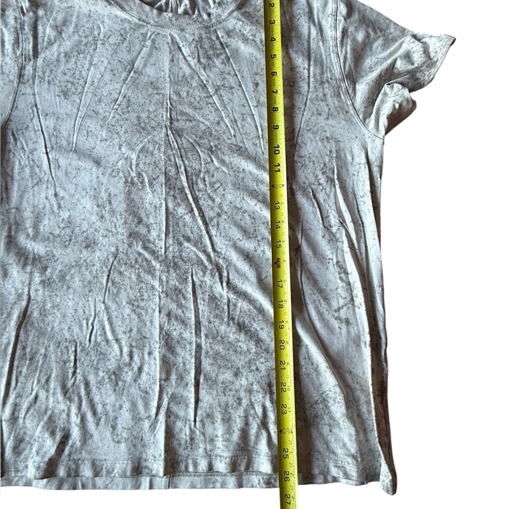 Lululemon Performance Shirt, Medium - Picture 4 of 6